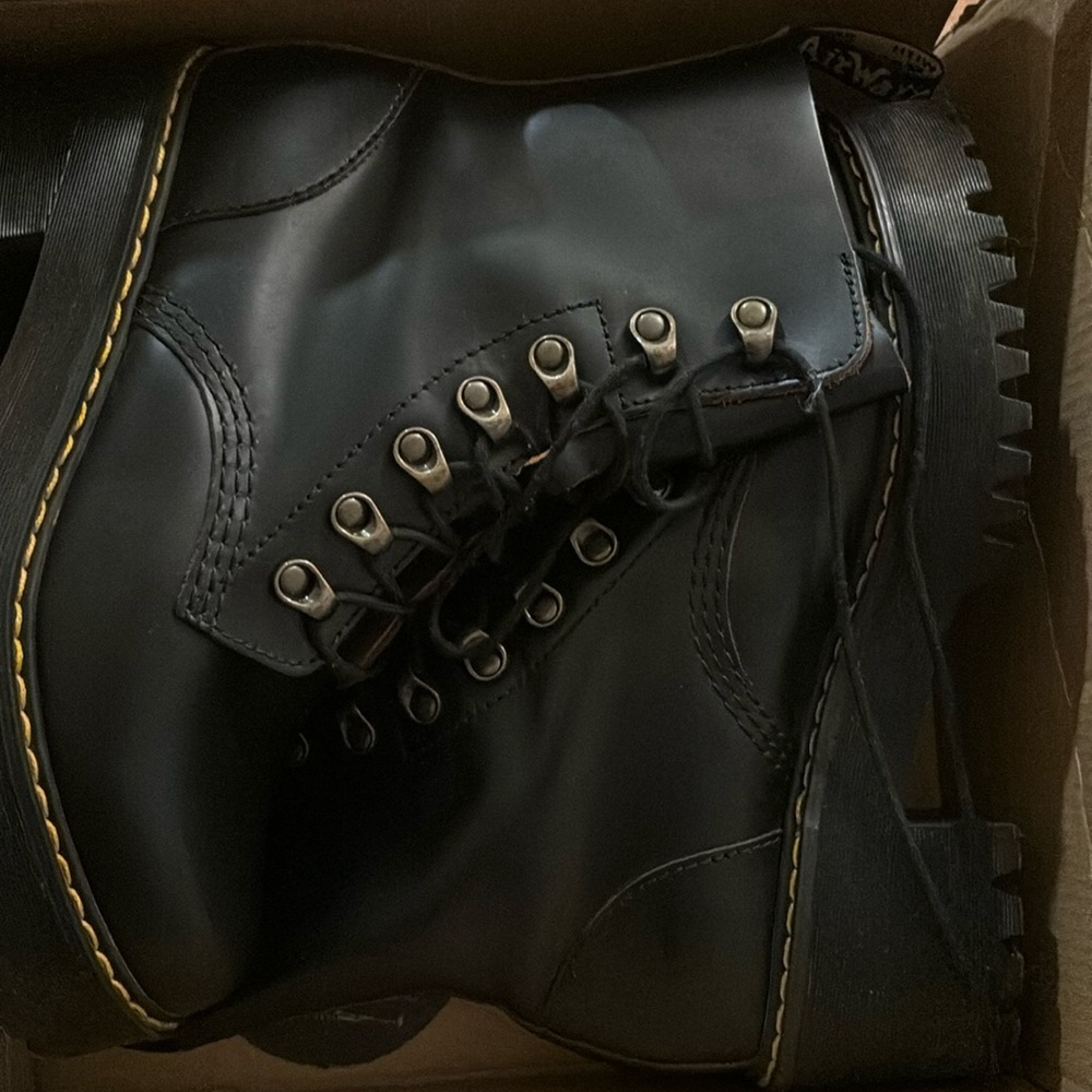 Only worn once size 7